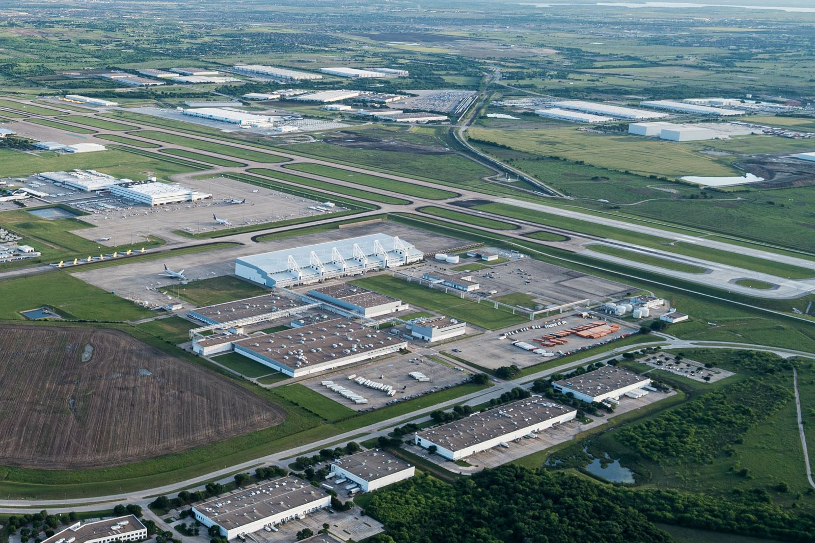 Perot Field Fort Worth Alliance Airport Named a Top 20 U.S. Cargo Airport by the FAA thumbnail